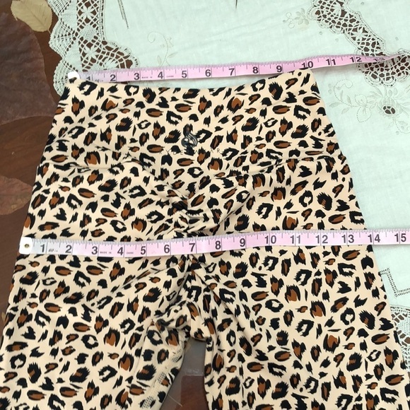 NWOT Ryderwear Hybrid Tan Leopard High Waisted Scrunch Butt Leggings Size XS - Picture 6 of 10